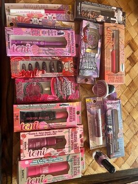 Ioni Women Makeup Set - Purple